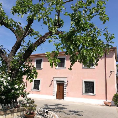 Il Nido Della Colombaia Acomodação com café da manhã San Nicola Manfredi Exterior foto